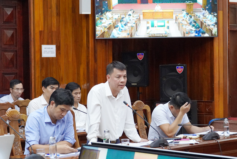 Đại diện lãnh đạo Ban QLDA 6 - Bộ GTVT phát biểu tại cuộc họp.