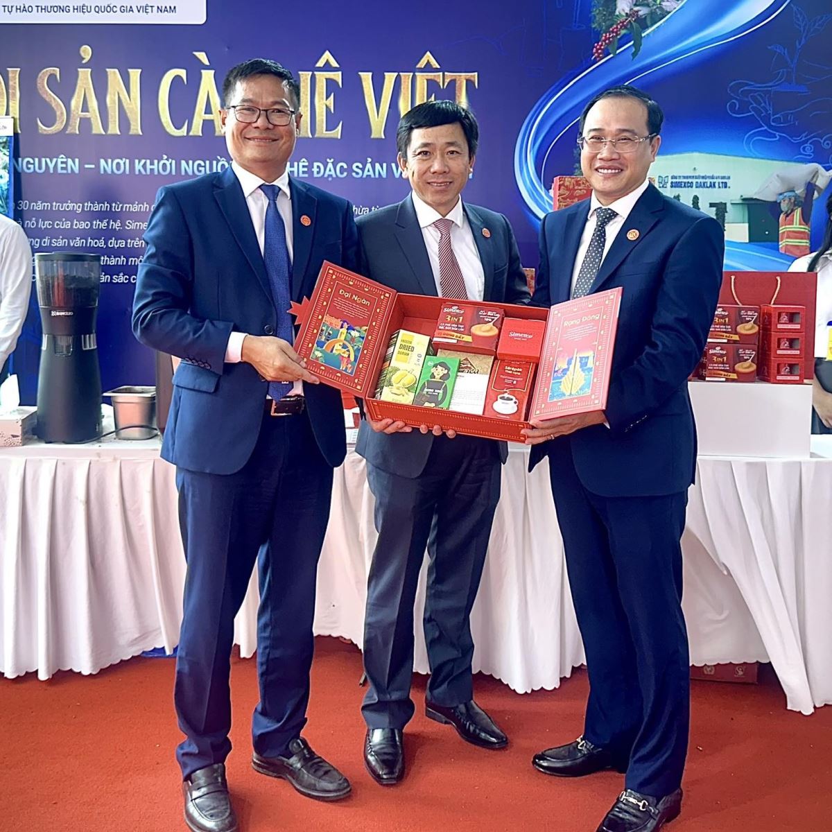 Doanh nghiệp tiêu biểu tỉnh Đắk Lắk đồng hành, quảng bá sản phẩm đặc trưng tại Đại hội.