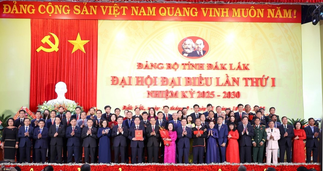 Ra mắt Ban Chấp hành Đảng bộ tỉnh Đắk Lắk nhiệm kỳ 2025 - 2030.