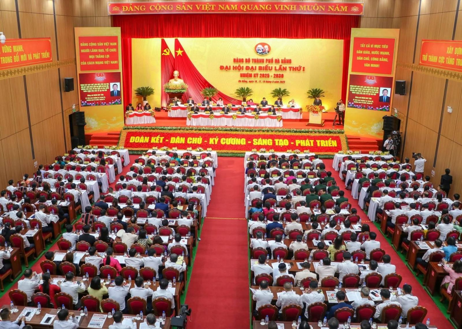 Quang cảnh Đại hội đại biểu lần thứ I Đảng bộ thành phố Đà Nẵng, nhiệm kỳ 2025-2030
