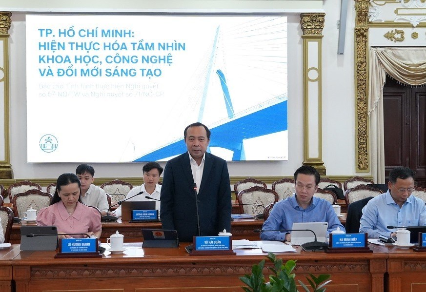Thứ trưởng Thường trực Bộ Khoa học và Công nghệ Vũ Hải Quân đề nghị TP. Hồ Chí Minh cần tập trung triển khai các nội dung của Nghị quyết 98/2023/QH15 về chiến lược chuyển đổi số của Thành phố, phát triển Trung tâm Đổi mới sáng tạo.