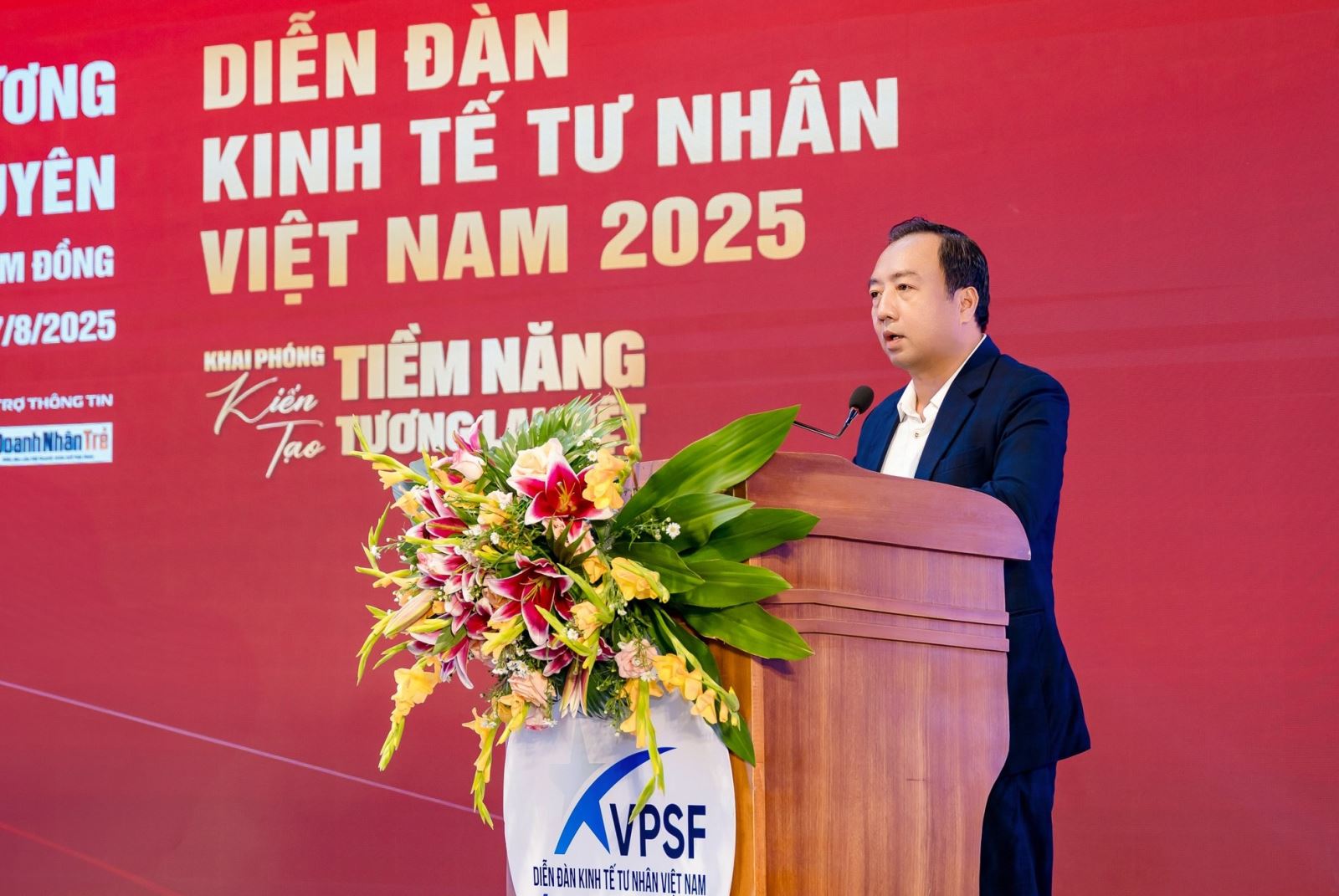 Ông Phan Thanh Thiên - Phó Chủ tịch Hội Doanh nhân trẻ Việt Nam, phát biểu khai mạc.