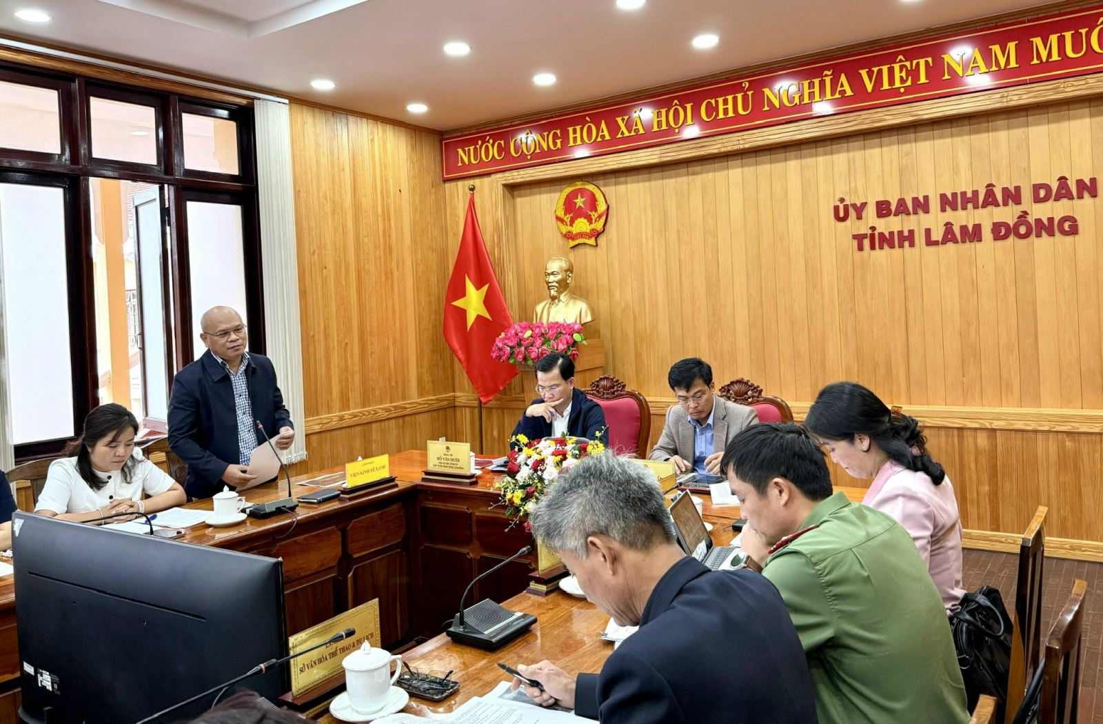 Ông Lê Thành - Chủ tịch Viện Kinh tế Xanh, phát biểu tại buổi làm việc.