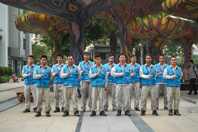 Nhân viên kỹ thuật của một ban quản lý tòa nhà chung cư mà TNPM đang cung cấp dịch vụ