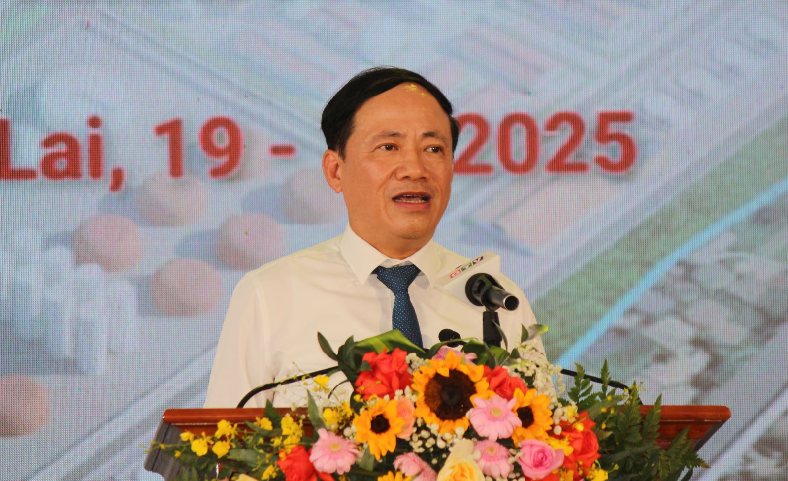 Ông Phạm Anh Tuấn – Chủ tịch UBND tỉnh Gia Lai, phát biểu tại lễ khởi công dự án đầu tư xây dựng và kinh doanh kết cấu hạ tầng Khu công nghiệp Phù Mỹ - giai đoạn 1. 