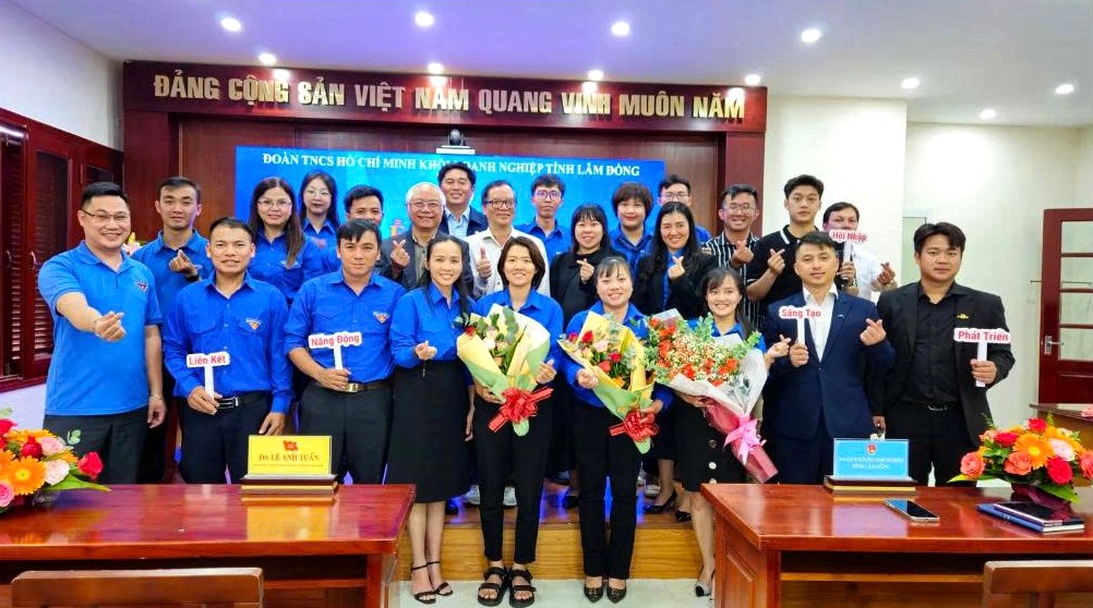 Chi bộ Hiệp hội Doanh nghiệp Lâm Đồng động viên, khích lệ tinh thần thế hệ trẻ của hiệp hội.