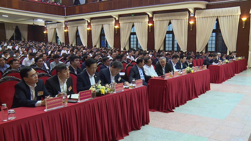 Chiều 25/11, tại Học viện Chính trị quốc gia Hồ Chí Minh: Các đồng chí lãnh đạo Đảng, Nhà nước, Chính phủ, MTTQ Việt Nam... nghe TBT Tô Lâm trao đổi chuyên đề “Kỷ nguyên phát triển mới - Kỷ nguyên vươn mình của dân tộc Việt Nam”. 