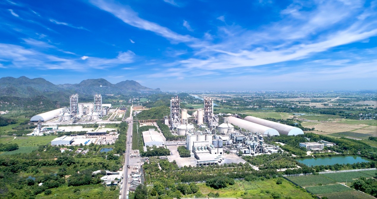 Toàn cảnh nhà máy Xi măng Long Sơn tại Phường Đông Sơn, thị xã Bỉm Sơn tỉnh Thanh Hóa.