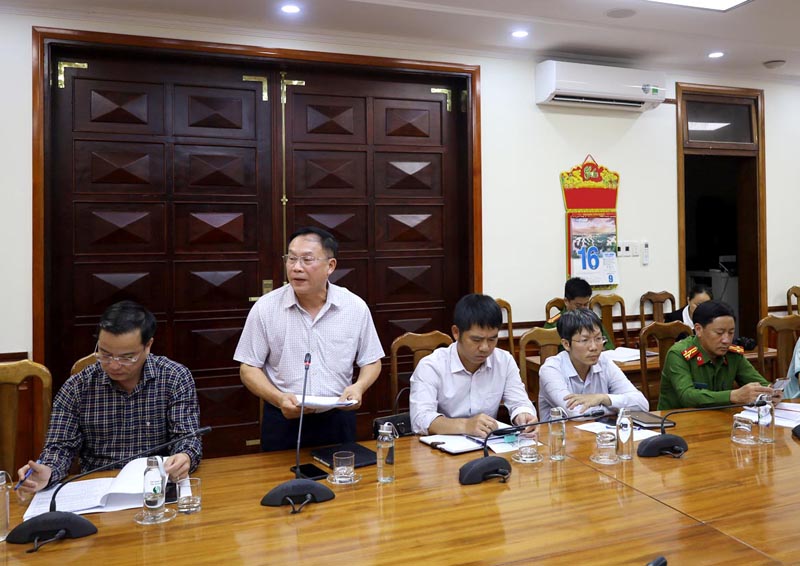 Các đại biểu thảo luận, kiến nghị, đề xuất tại buổi làm việc.