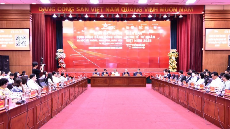 Vòng đối thoại địa phương Diễn đàn Kinh tế tư nhân Việt Nam 2025 - Phiên đối thoại cụm Đồng bằng sông Hồng