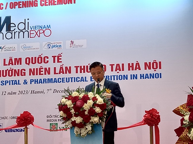 ục trưởng Cục Cơ sở hạ tầng và Thiết bị y tế Nguyễn Minh Lợi phát biểu khai mạc triển lãm.