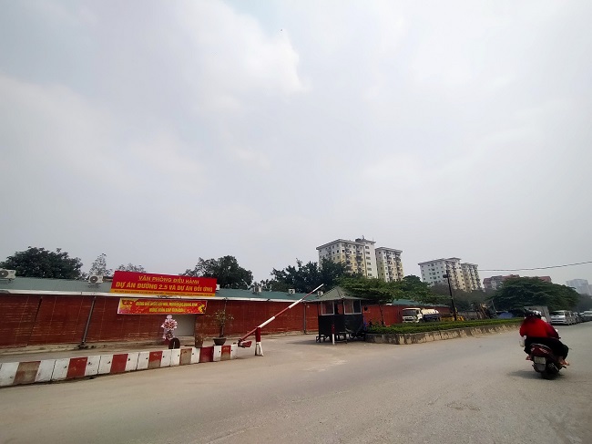 Dự án đường Vành đai 2,5 (đoạn Đầm Hồng - quốc lộ 1A) được UBND TP. Hà Nội phê quy hoạch từ năm 2002, giải phóng mặt bằng từ năm 2010 và cấp chứng nhận đầu tư năm 2013