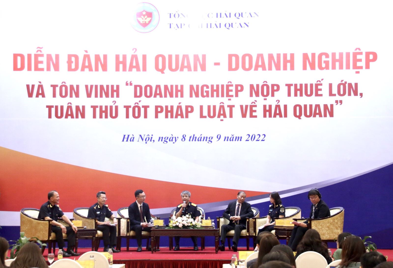 Tạp chí Hải quan tổ chức Diễn đàn Hải quan - Doanh nghiệp với chủ đề “Hải quan Việt Nam tại thuận lợi cho thương mại và logistics phát triển”. Ảnh: Trần Thuỳ