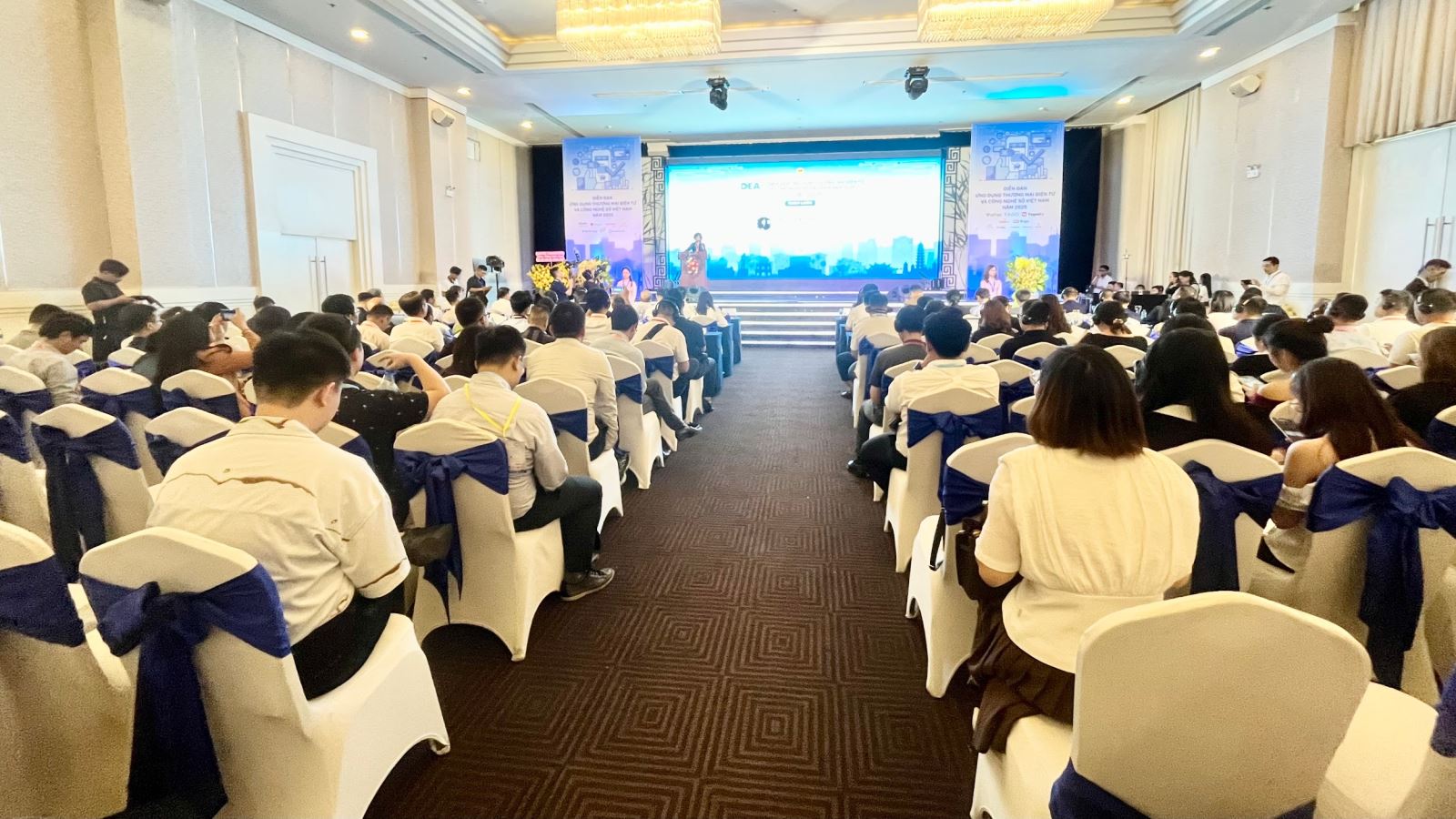 Toàn cảnh hội nghị