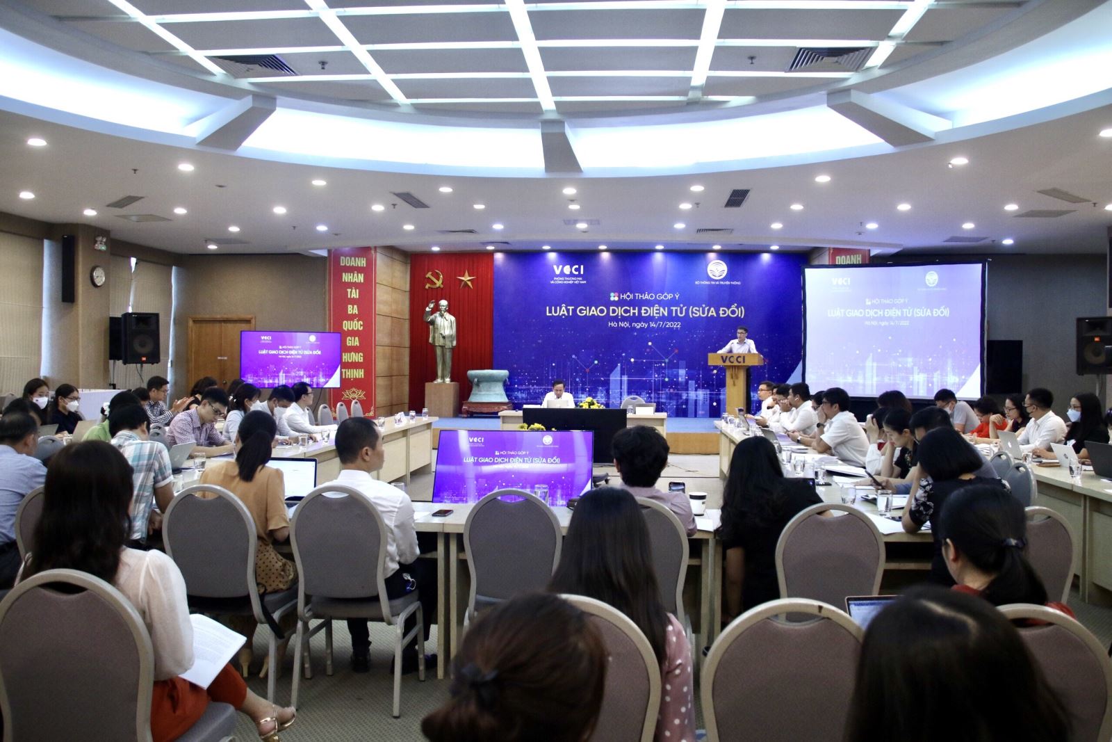 Hội thảo góp ý Dự thảo Luật Giao dịch điện tử (sửa đổi). Ảnh: Trần Thuỳ