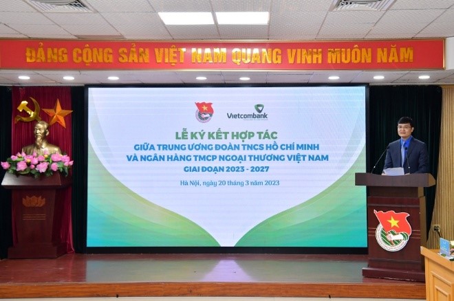 Đ/c Bùi Quang Huy - Ủy viên dự khuyết BCH Trung ương Đảng, Bí thư thứ nhất BCH Trung ương Đoàn phát biểu tại Lễ ký kết