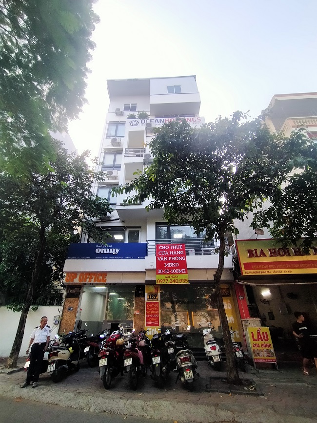 Công trình số 189 phố Quan Hoa; Các lỗi vi phạm: Giải pháp ngăn cháy khác không đảm bảo yêu cầu theo quy định của pháp luật; Đã có quyết định đình chỉ toàn bộ công trình theo Điểm b, Khoản 1, Điều 36, khoản 3, điều 35, điểm d, khoản 2, điều 30 với số tiền vi phạm hành chính là 11,5 triệu đồng nhưng công trình đã chuyển đổi mô hình hoạt động.