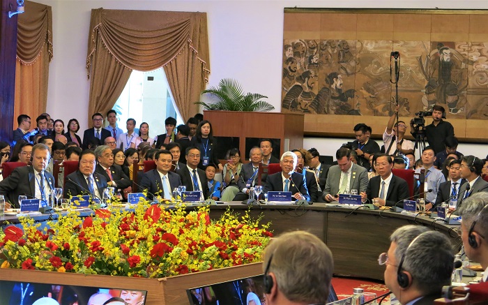 Chủ tịch UBND TPHCM cảm ơn các CEO trong và ngoài nước đã bày tỏ sẵn sàng đồng hành, hợp tác với TPHCM trên hành trình chuyển đổi xanh.