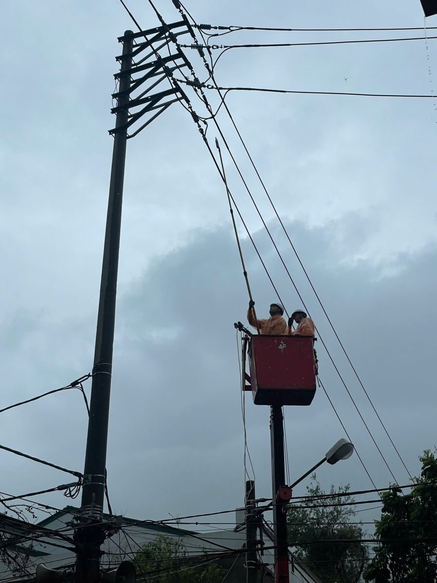 Đến thời điểm hiện tại, đơn vị đã có mặt tham gia khắc phục sự cố tại Quảng Ninh được 3 ngày và vẫn thực hiện nhiệm vụ đến khi nào hoàn thành mới về.