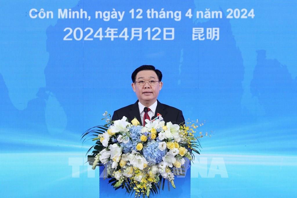 Chủ tịch Quốc hội Vương Đình Huệ phát biểu tại Diễn đàn chính sách, pháp luật thúc đẩy hợp tác đầu tư thương mại Việt Nam - Trung Quốc. Ảnh: Nhan Sáng-TTXVN