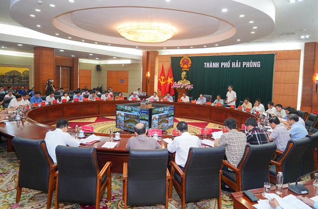 Quang cảnh cuộc họp