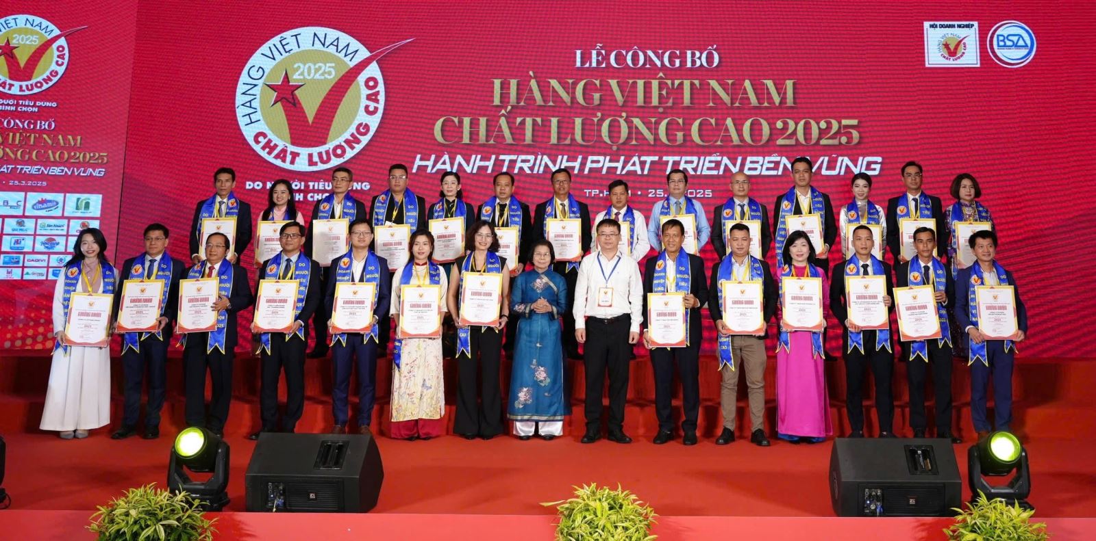 Dược phẩm Tâm Bình được vinh danh Hàng Việt Nam chất lượng cao năm 2025