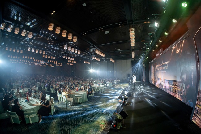 Hình ảnh khán phòng đầy ắp khách mời của sự kiện “Signature Journey - Hành trình rực rỡ”, cho thấy sức hút mạnh mẽ của SkyM khi bước vào giai đoạn nước rút. Ảnh: BIM Land