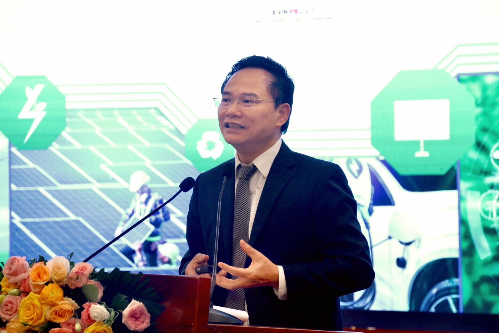 Ông Phạm Văn Tấn, Phó Cục trưởng Cục Biến đổi khí hậu, Bộ Tài nguyên và Môi trường. Ảnh: Trần Thuỳ