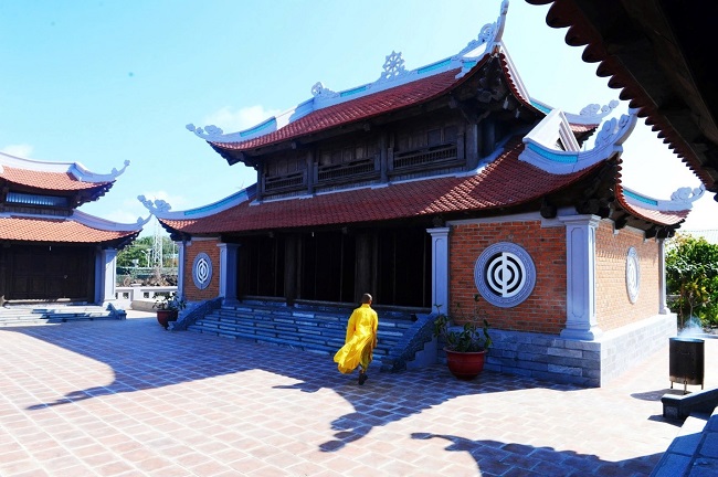  Tam Bảo Chùa Song Tử Tây, Đảo Song Tử Tây, Trường Sa