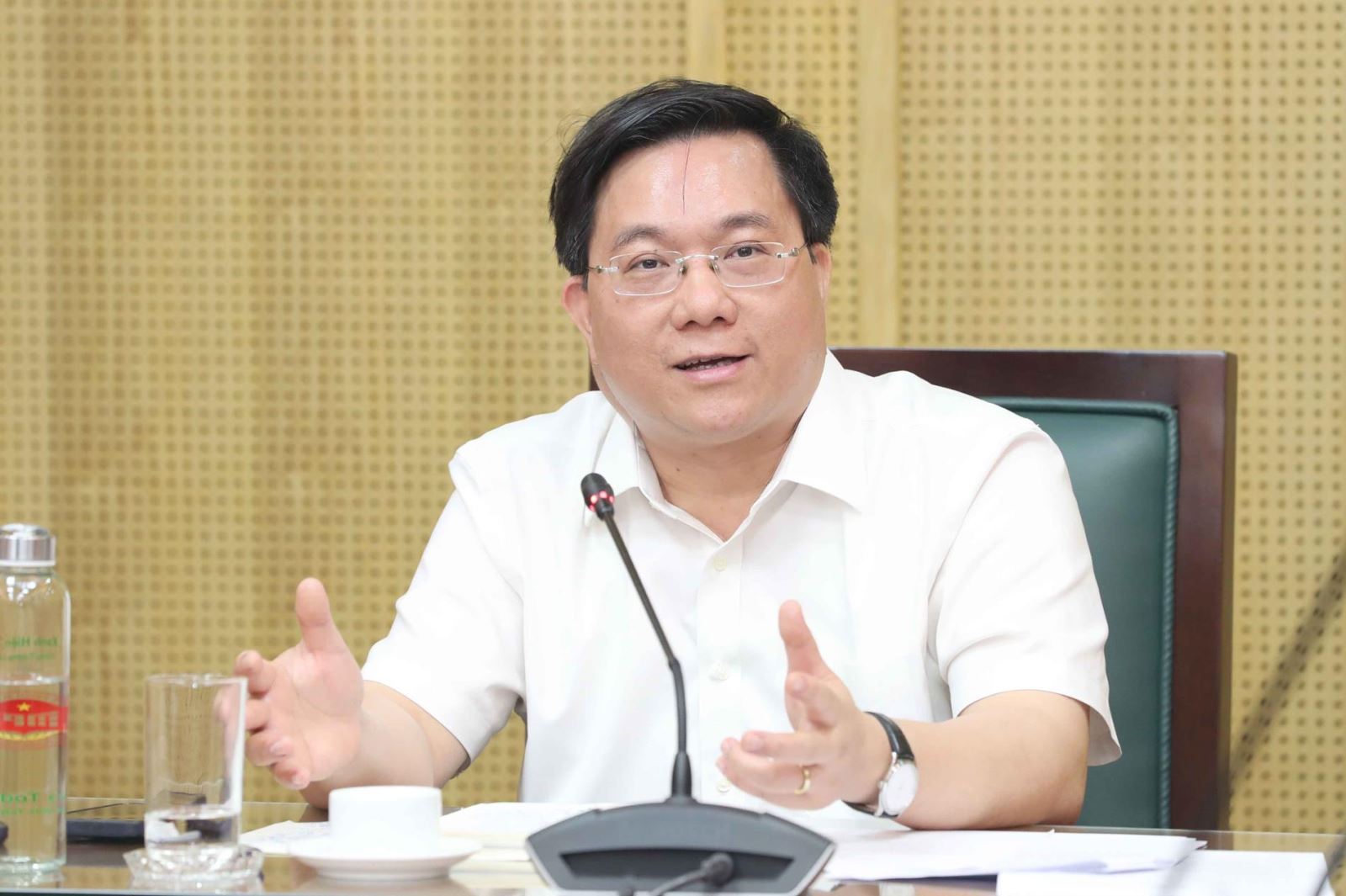 Thứ trưởng Bộ Kế hoạch và Đầu tư Trần Duy Đông cho rằng cần thiết phải rà soát, đề xuất sửa đổi, bổ sung các quy định liên quan tới hoạt động của hộ kinh doanh và quản lý hộ kinh doanh