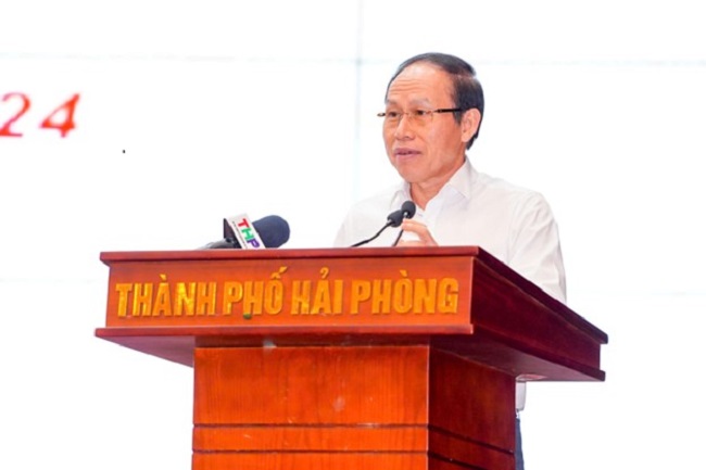 Đồng chí Lê Tiến Châu, Bí thư Thành ủy trân trọng cảm ơn và tôn vinh hàng nghìn lượt đoàn viên, thanh niên, cựu chiến binh, phụ nữ… cùng với các chiến sĩ công an, quân đội đã xông pha vào nơi nguy hiểm nhất để chống bão (ảnh: Cổng thông tin tức Thành phố Hải Phòng).