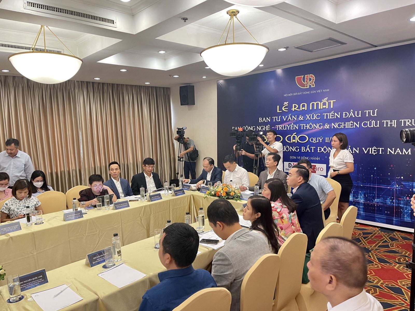 Lễ Công bố Báo cáo Thị trường Bất động sản Quý II/2022 do Hội môi giới bất động sản Việt Nam tổ chức. Ảnh: KH