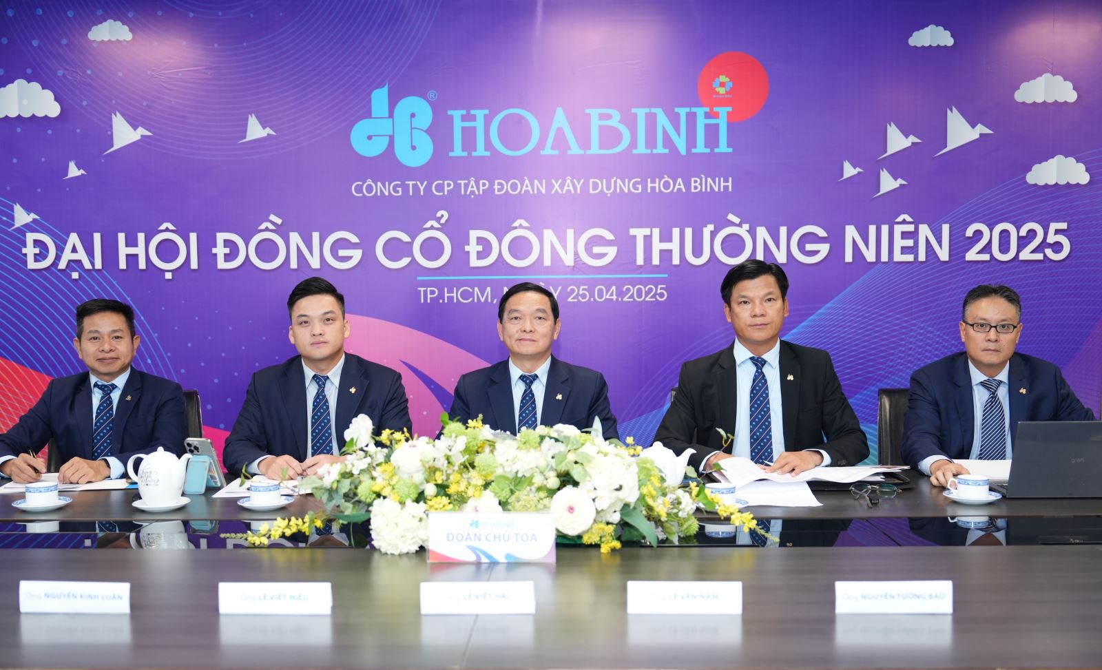 Hòa Bình đặt doanh thu 9.000 tỷ đồng, huy động gần 3.500 tỷ từ cổ phiếu riêng lẻ năm 2025
