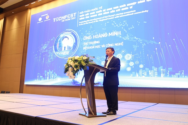 Thứ trưởng Bộ Khoa hoạc và Công nghệ Hoàng Minh phát biểu chào mừng tại Hội thảo