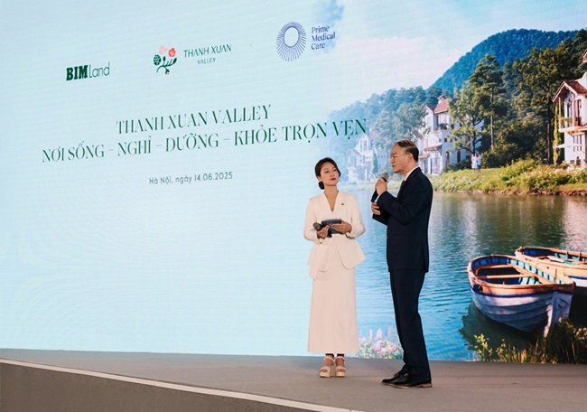 PGS.TS Phạm Nguyên Sơn - Giám đốc Prime Medical Care chia sẻ những ấn tượng về giá trị chăm sóc sức khỏe giữa thiên nhiên tại Thanh Xuan Valley. Ảnh: BIM Land