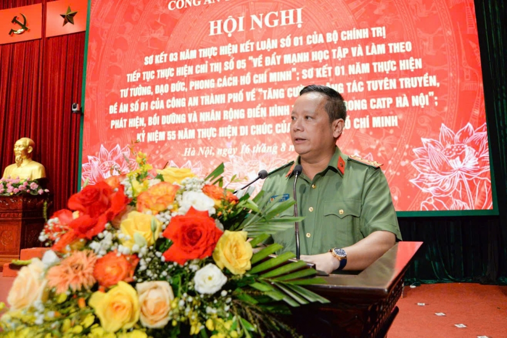 Đại tá Nguyễn Thanh Hùng - Phó Giám đốc Công an TP Hà Nội phát biểu tại chương trình./ Tuoitrethudo