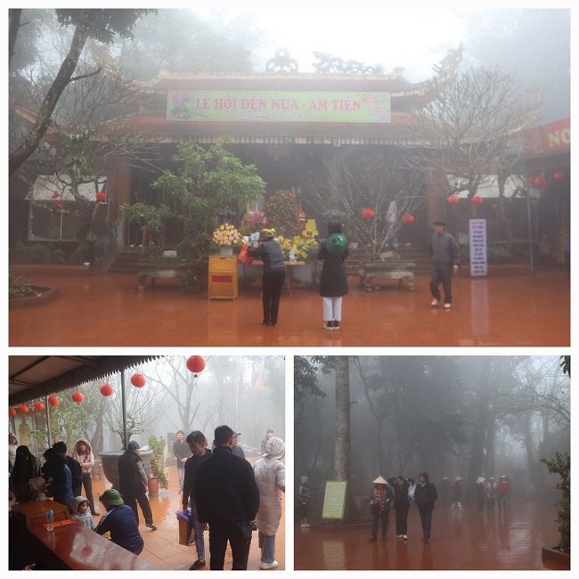 Du khách thập phương về chiêm bái và viết sớ cầu bình an và may mắn trong năm mới