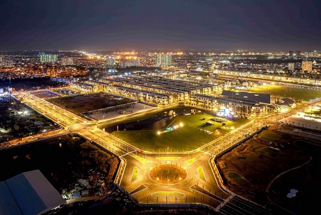 Toàn cảnh một phần dự án với tuyến đường Liên Phường mới được khởi công, dự kiến sẽ kết nối liền mạch ra các đại lộ Võ Nguyên Giáp, Mai Chí Thọ vào năm 2025