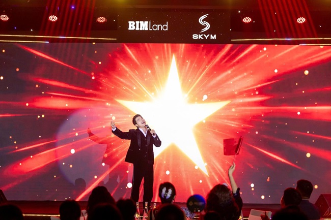 Mỗi sự kiện của SkyM luôn được đầu tư như những bữa tiệc nghệ thuật, quy tụ các nghệ sĩ nổi tiếng và tạo dấu ấn đặc biệt với giới đầu tư.