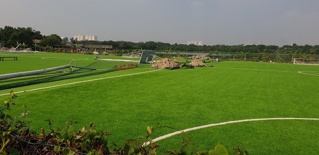 Sân bóng rộng hàng nghìn m2 được san lấp thuộc khuôn viên VAC của trang trai Nổi.