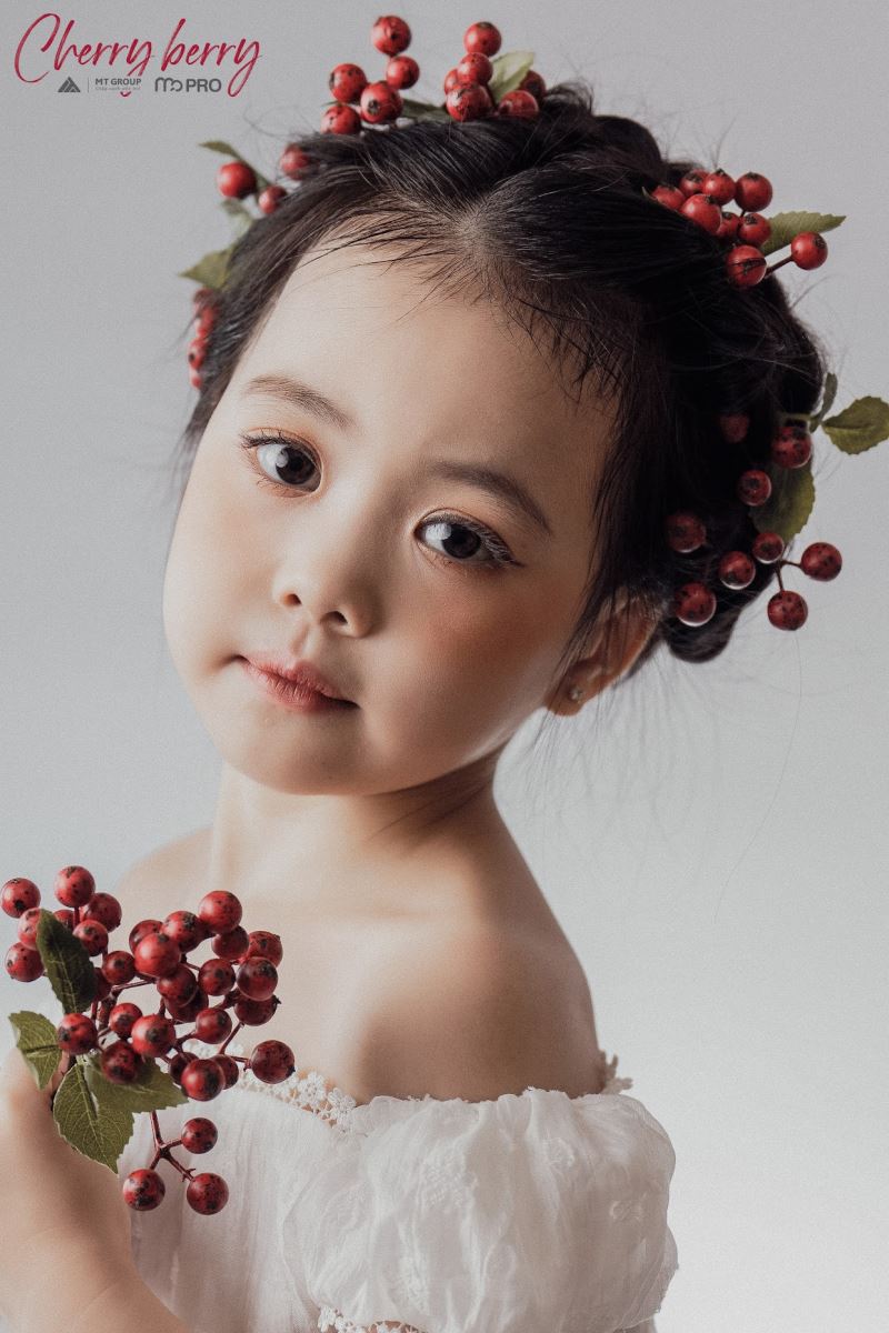 Cô bé luôn được ví như nàng công chúa nhỏ xinh xắn và đáng yêu