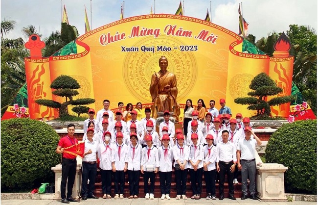 Khu di tích quốc gia đặc biệt Đền thờ Trạng Trình Nguyễn Bỉnh Khiêm ngày nay trở thành điểm du lịch văn hoá tâm linh hấp dẫn của thành phố Hải Phòng, thu hút đông đảo du khách, đặc biệt là các em học sinh.