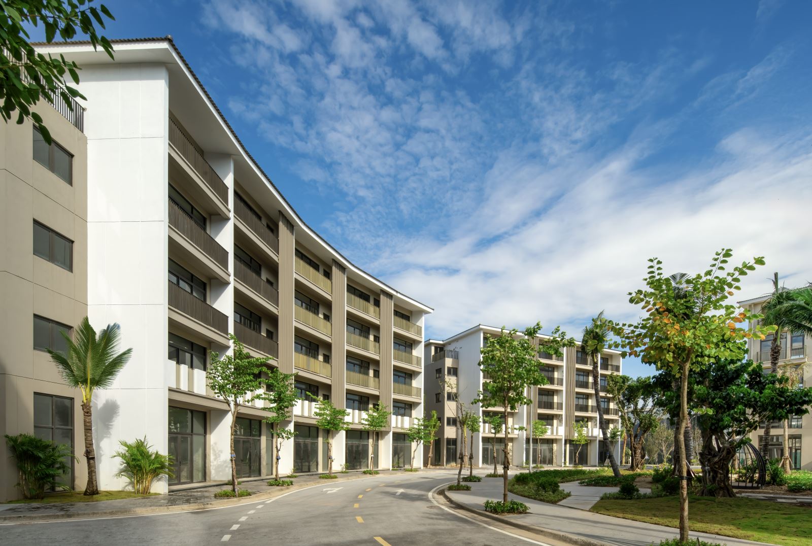 Toàn bộ các căn biệt thự và tiện ích nội khu của Horizon Bay đã được BIM Land hoàn thiện, sẵn sàng đi vào hoạt động và đã chính thức bàn giao tới những vị chủ sở hữu đầu tiên từ đầu Quý IV/2025. Ảnh chụp thực tế tại Horizon Bay.