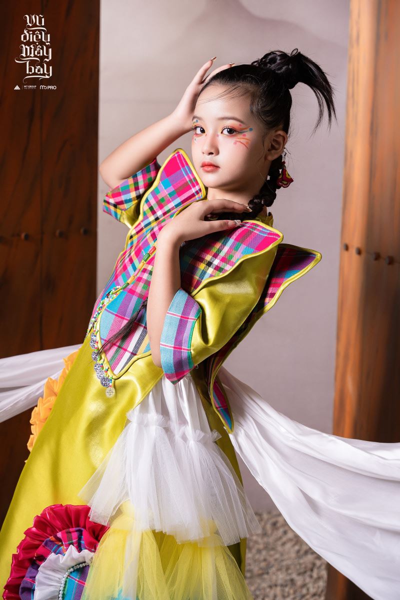 First Face Bảo An cùng Vedette Hải Băng kết hợp ăn ý BST “Đông chí”