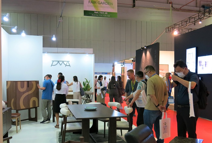 Khách quốc tế tham quan Hội chợ VIFA EXPO 2023