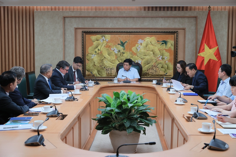 Phó Thủ tướng Nguyễn Chí Dũng ủng hộ dự định mở rộng đầu tư của Tập đoàn Aboitiz tại Việt Nam trong lĩnh vực năng lượng tái tạo. Ảnh: VGP/Thu Sa