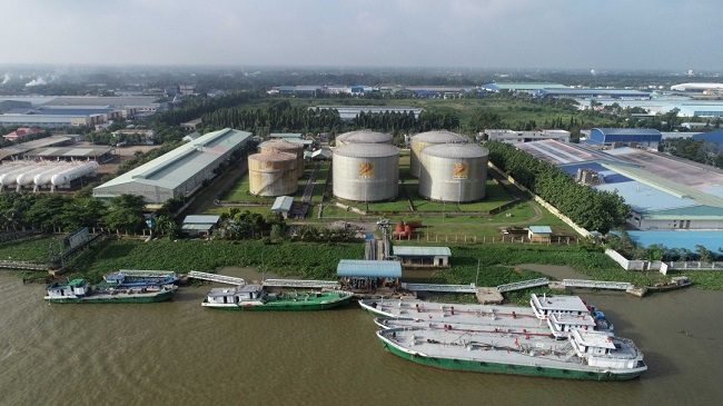 Một trong số hệ thống kho cảng của Dầu khí Nam Sông Hậu.