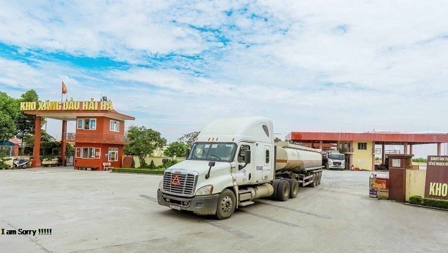 Xe vận tải xăng dầu đường bộ của Hải Hà Petro (Ảnh: haihapetro.vn)