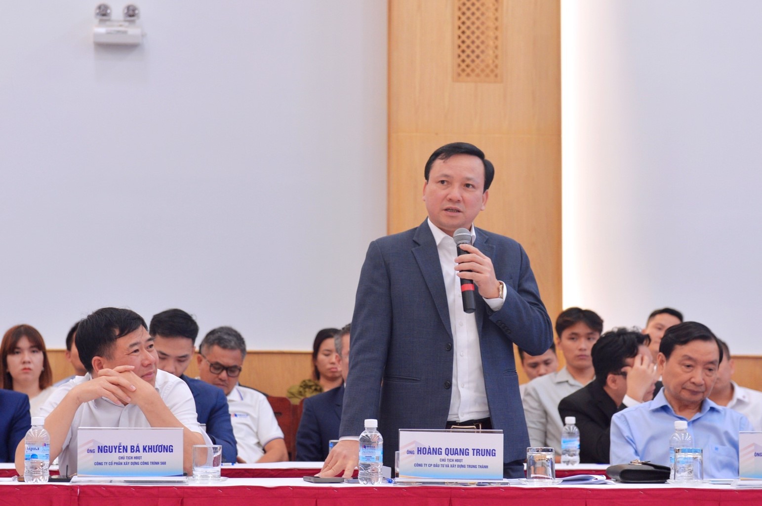 Ông Hoàng Quang Trung - Chủ tịch HĐQT Công ty CP Đầu tư và xây dựng Trung Thành phát biểu tại hội nghị.