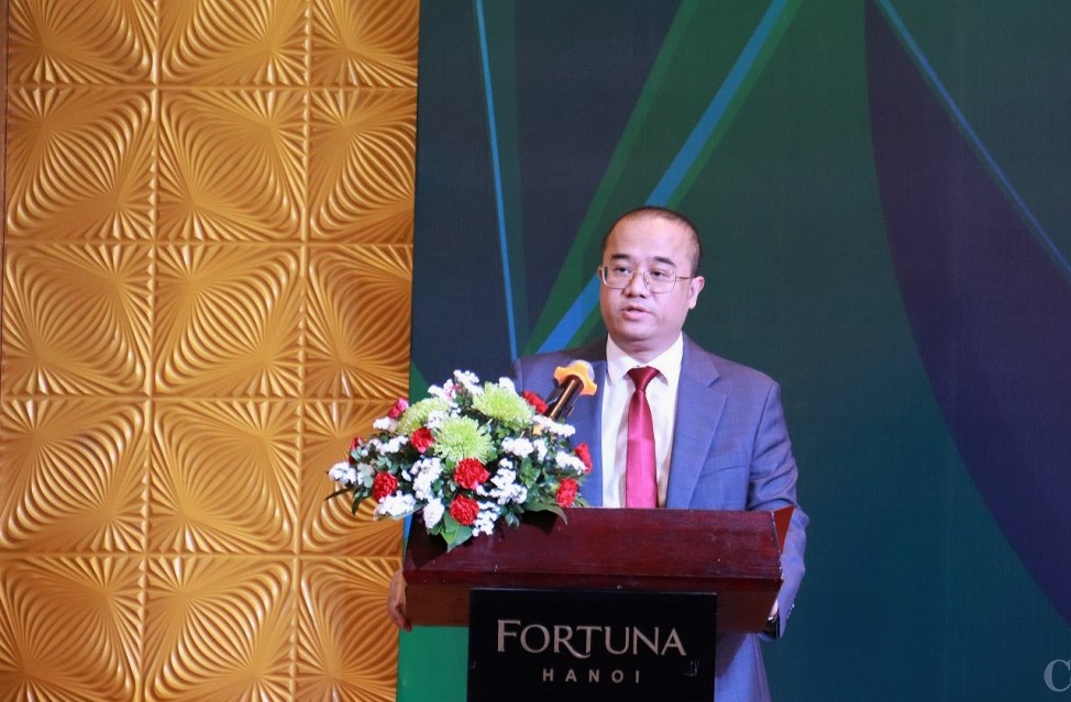 PGS.TS. Nguyễn Trúc Lê, Chủ tịch Hội đồng trường Đại học Kinh tế, ĐHQGHN phát biểu tại hội thảo